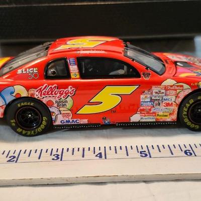 Terry Labonte #5 Kellogg's Marshmallow Blasted Froot Loops '99 1/24 Diecast