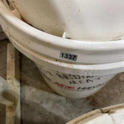 2 empty buckets/1 bucket of hide cure salt