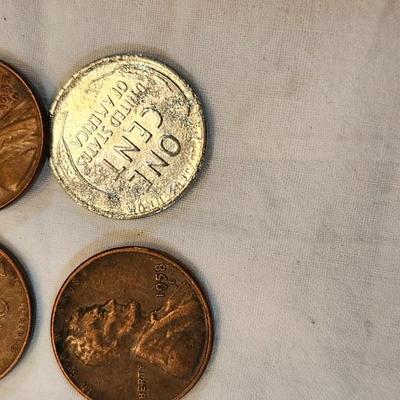 Over 250 Wheat pennies and one Steel 1943 wheat penny