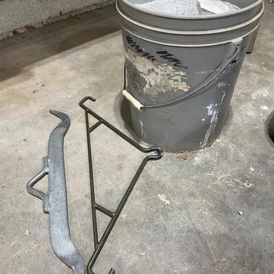 Hide salt and Gambrels