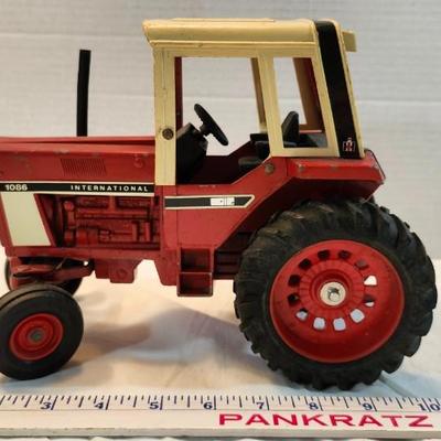 International 1086 Tractor, 1/16 Scale,