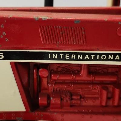 International 1086 Tractor, 1/16 Scale,