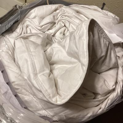 Hotel Grand comforter