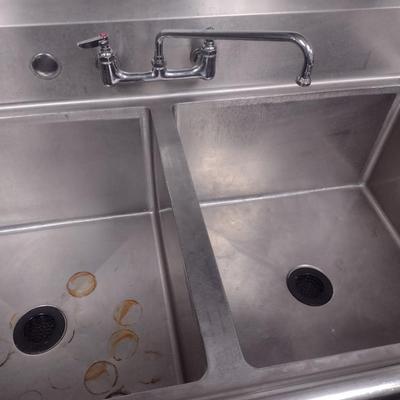 Commercial NSF Two Compartment Sink with Faucet Set