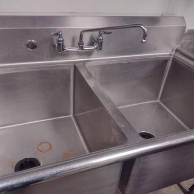 Commercial NSF Two Compartment Sink with Faucet Set