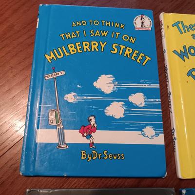 4 DR SEUSS BOOKS (2)