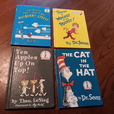 4 DR SEUSS BOOKS (2)
