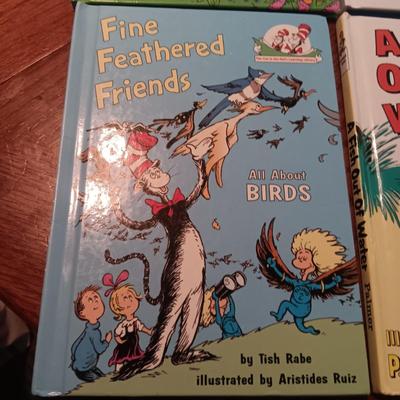 4 DR SEUSS BOOKS (4)