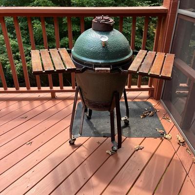 Big Green Egg With Stand (UP-MG)