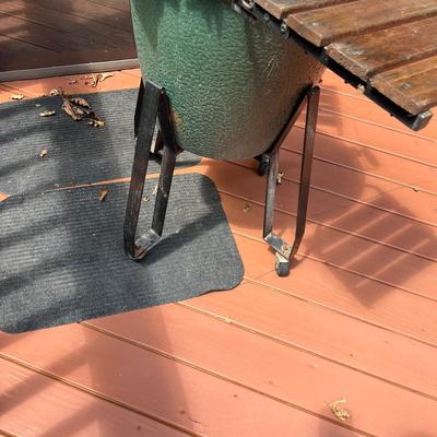 Big Green Egg With Stand (UP-MG)