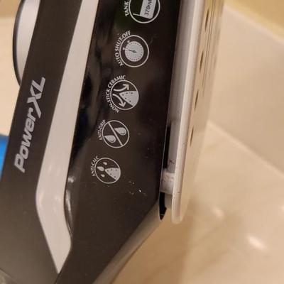 Cordless iron