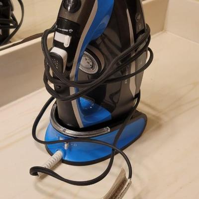 Cordless iron
