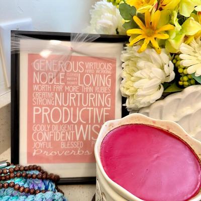 Home Decor with a cute Scentsy Warmer, melts and a candle and more