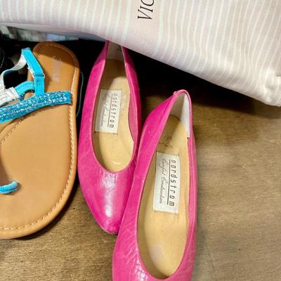 Cute children's shoes, sandals and 2 bags Size 2