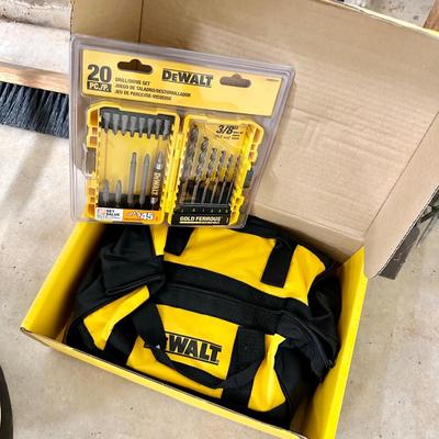 Lot of Garage Tools! Spreader, DeWalt drill NEW!!!!!.All tools in photos!!!