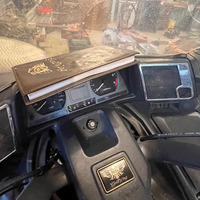 S80 1993 Honda Goldwing 1500 has a bad battery and some damage