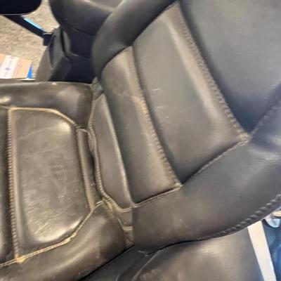 S80 1993 Honda Goldwing 1500 has a bad battery and some damage