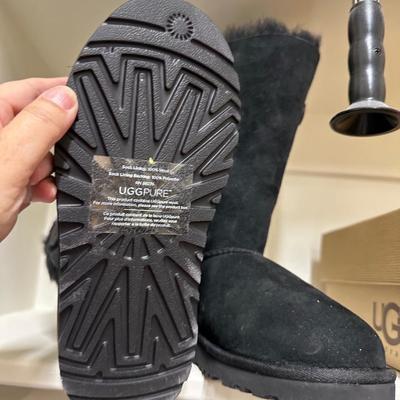 Girls UGG Boots! Size 2 Black Like New!