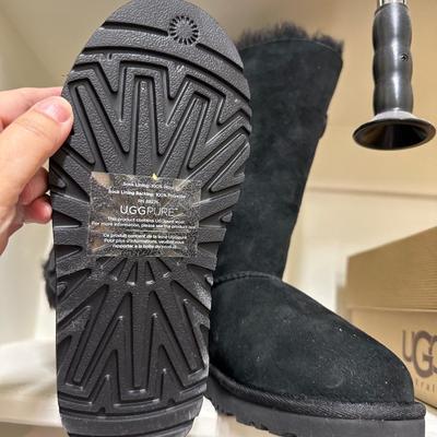Girls UGG Boots! Size 2 Black Like New!