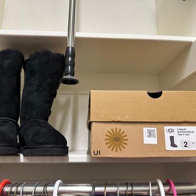 Girls UGG Boots! Size 2 Black Like New!