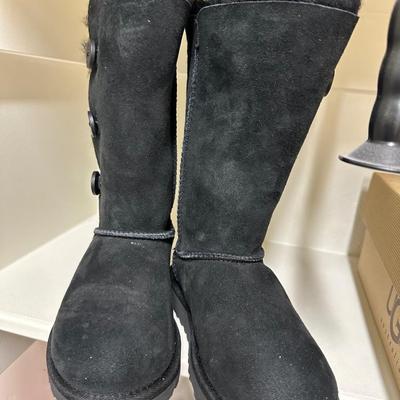 Girls UGG Boots! Size 2 Black Like New!