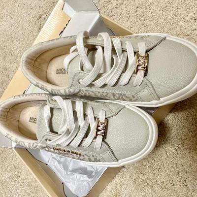 Michael Kors Kids Sneakers! Size 2 NEW IN BOX!