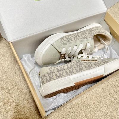 Michael Kors Kids Sneakers! Size 2 NEW IN BOX!