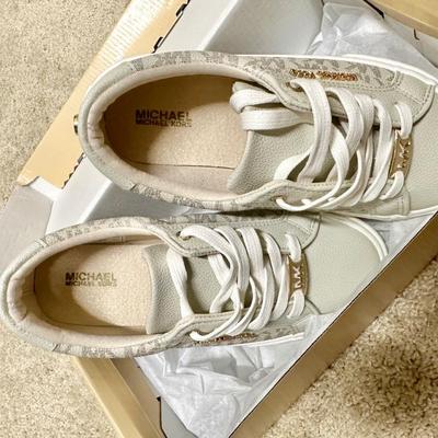 Michael Kors Kids Sneakers! Size 2 NEW IN BOX!