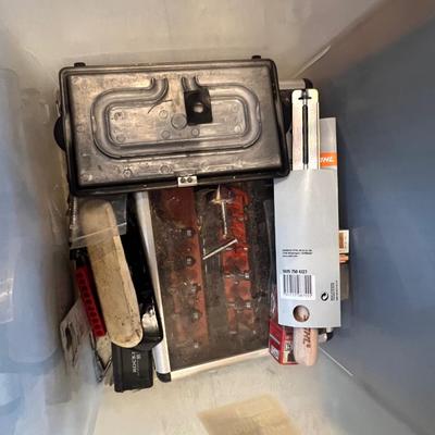 S77 saw and tote of misc