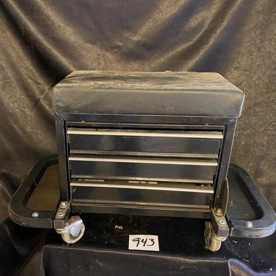 Traveler Roller Cabinet with Seat