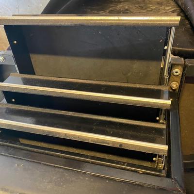 Traveler Roller Cabinet with Seat