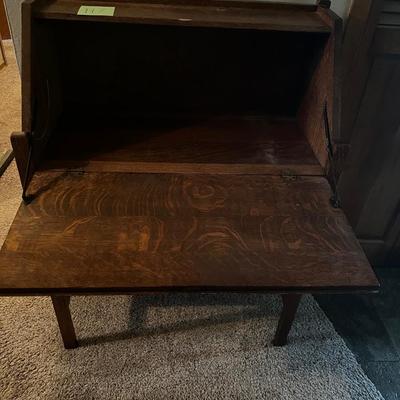 H7 Small desk