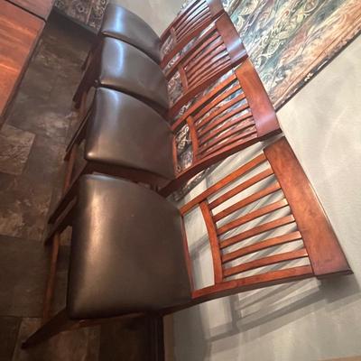 H2 Beautiful Table and 6 chairs