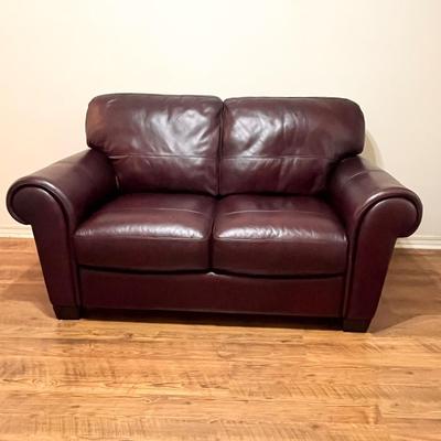 Burgundy Loveseat ~ Like New ~ Excellent