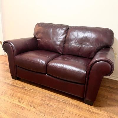 Burgundy Loveseat ~ Like New ~ Excellent