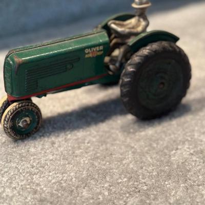 Arcade Cast Iron Oliver 70 Row Crop Tractor