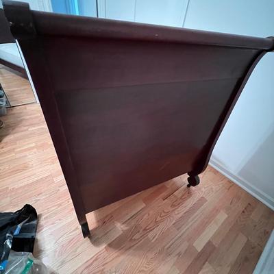 Matching Pair of Twin Sleigh Beds (GB-RG)
