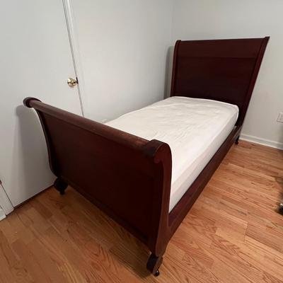 Matching Pair of Twin Sleigh Beds (GB-RG)