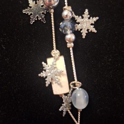 28 in necklace -Kendta Scott? Winter theme