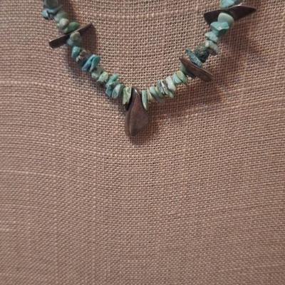 Turquoise chip necklace 18 inch