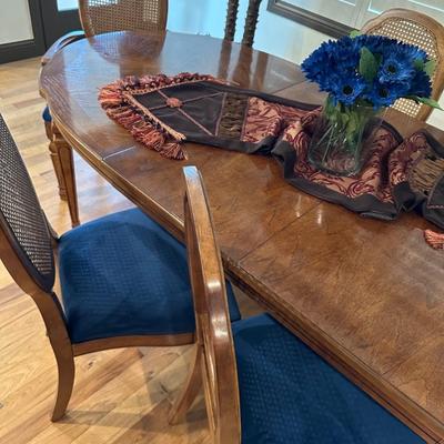 Beautiful Dining Room Table with 6 Chairs and 2 leaves and decor on top