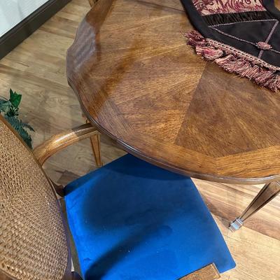 Beautiful Dining Room Table with 6 Chairs and 2 leaves and decor on top