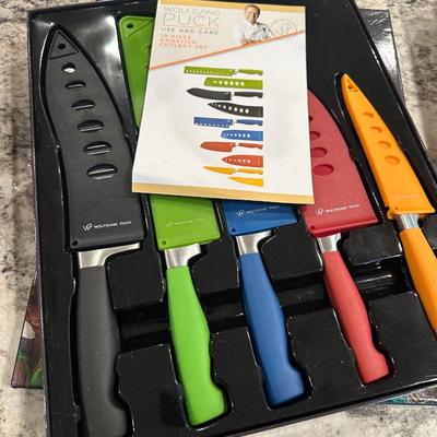 Brand New Set of Wolfgang Puck Knives Set 1