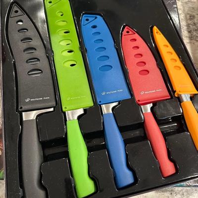 Brand New Set of Wolfgang Puck Knives Set 1