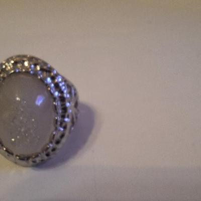 Sz 8 Ring white stone stainless steel filagree