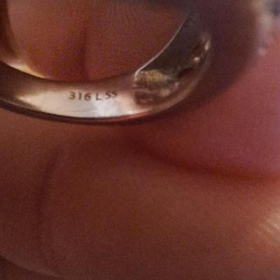 Sz 8 Ring white stone stainless steel filagree
