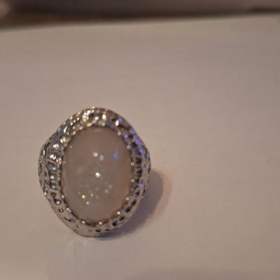 Sz 8 Ring white stone stainless steel filagree