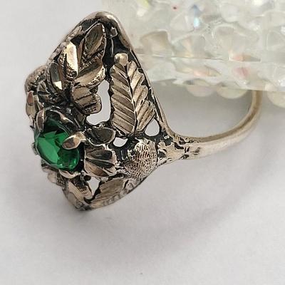 Silver Black Hills Ring With Emerald Stone 3.9gr