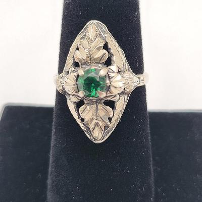 Silver Black Hills Ring With Emerald Stone 3.9gr