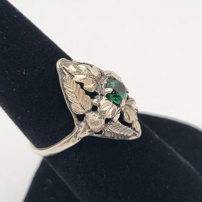 Silver Black Hills Ring With Emerald Stone 3.9gr